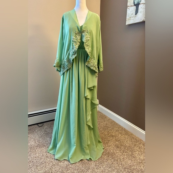 Green Flutter Sleeve V-Neck Gown for Wedding w/jacket - Picture 8 of 9